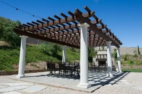 طراحی سایبان چوبی مدرن برای فضای باز رستوران