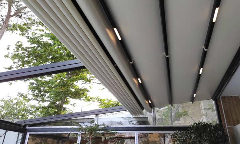 سقف متحرک پلی کربنات